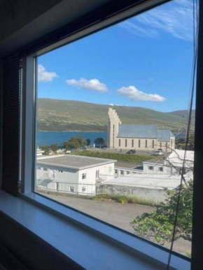 Central by the Church *Family Villa Akureyri